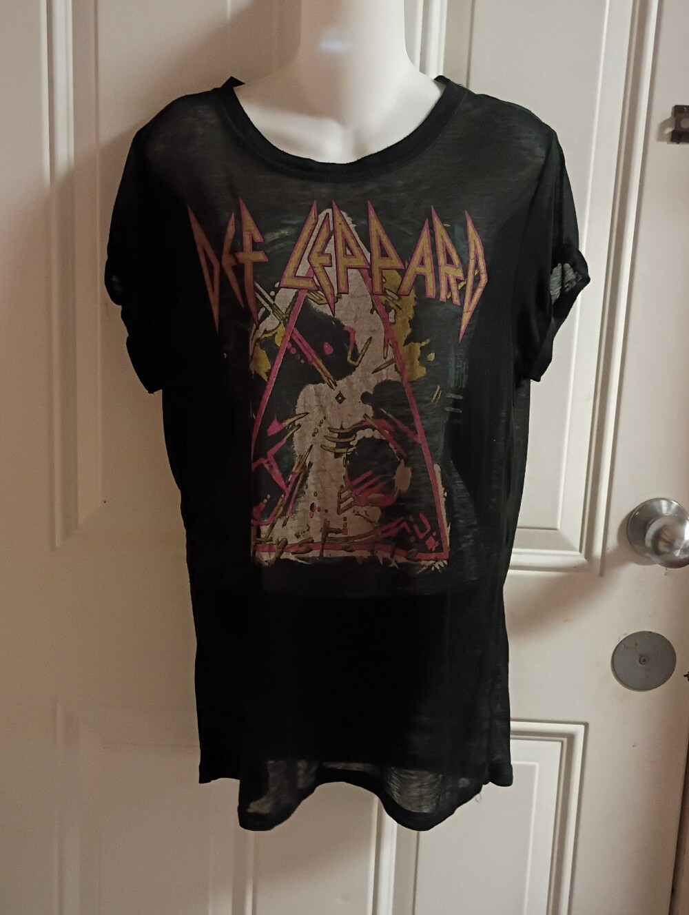 🌻 Def Leppard Sheer Black Graphic Tee Medium